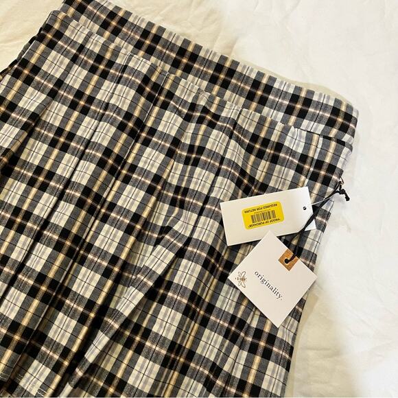 Originality NWT Pleated Plaid Skirt size M Black - Picture 9 of 9